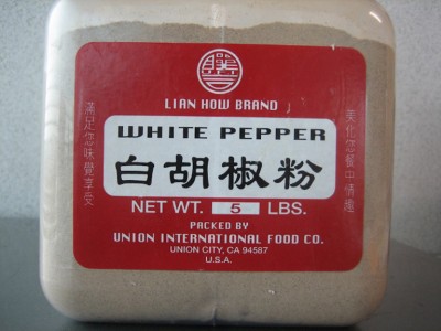Up close shot of the contaminated Lian How ground white pepper.